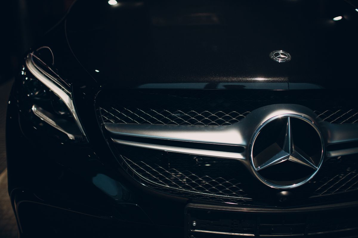 Les Secrets Du Logo Mercedes Logo Voiture les-secrets-du-logo-mercedes-logo-voiture