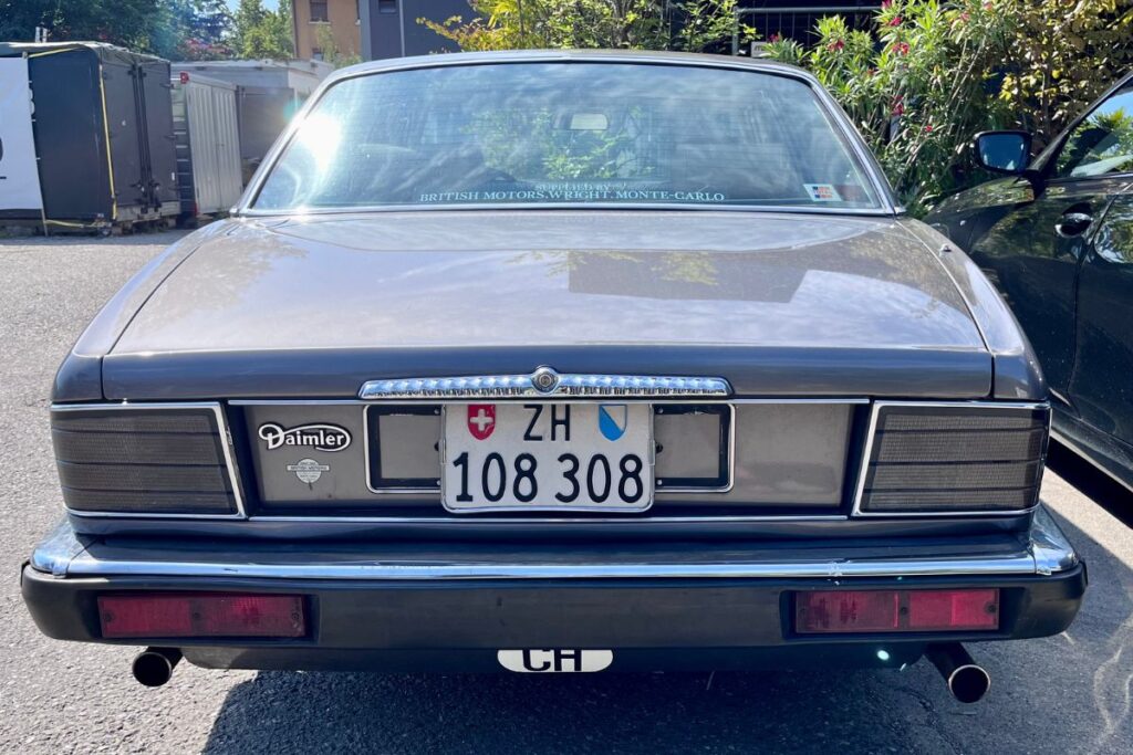 daimler double six arriere