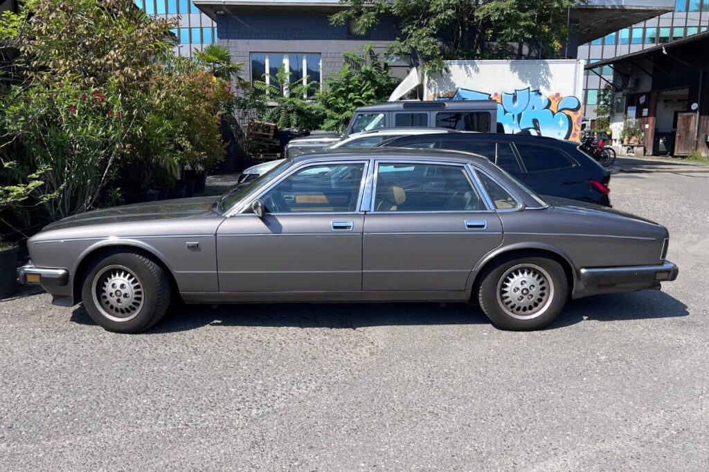 daimler double six profil